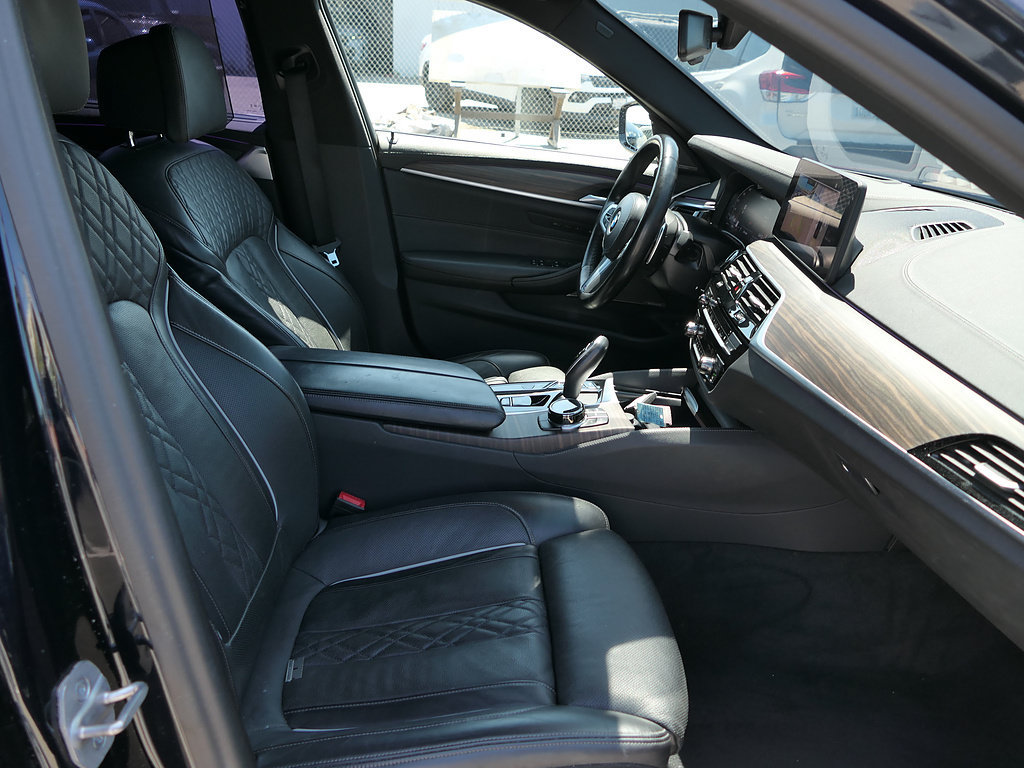 Used 2023 BMW M550i xDrive w/ Executive Package AWD/4WD image 28