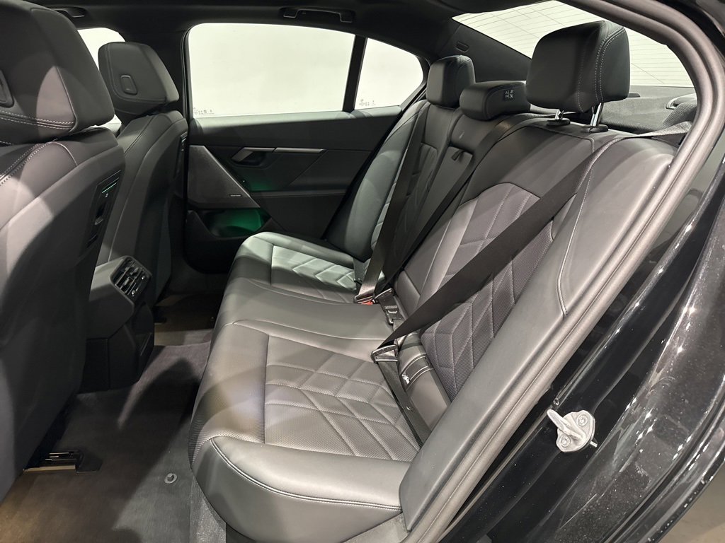 Used 2024 BMW i5 eDrive40i w/ Premium Package image 43