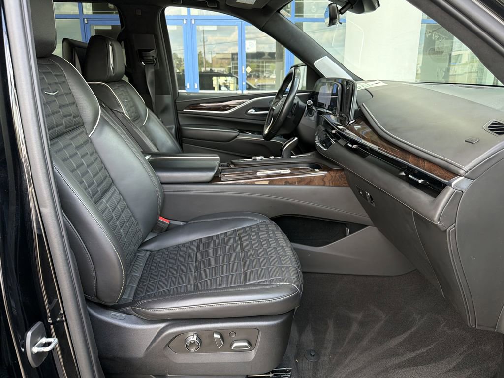 Certified 2022 Cadillac Escalade Sport Platinum w/ LPO, ONYX Package image 12