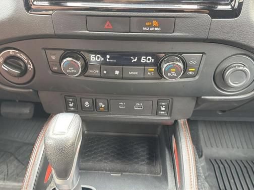 Used 2022 Nissan Frontier PRO-4X AWD/4WD image 16