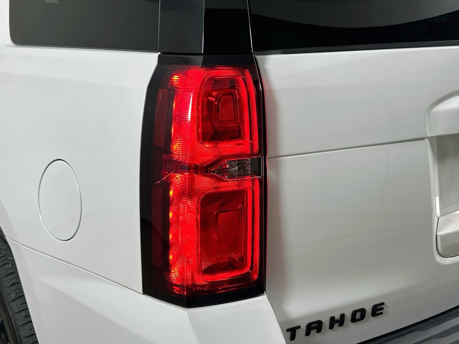 Used 2019 Chevrolet Tahoe Premier w/ RST 6.2L Performance Edition AWD/4WD image 12