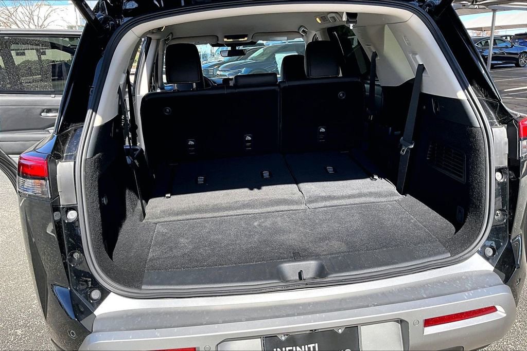 Used 2025 Nissan Pathfinder SL image 48