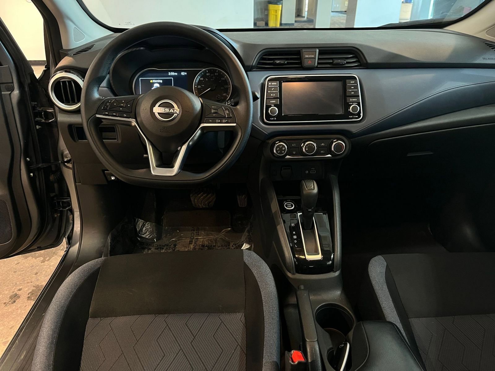 Used 2025 Nissan Versa SV image 33