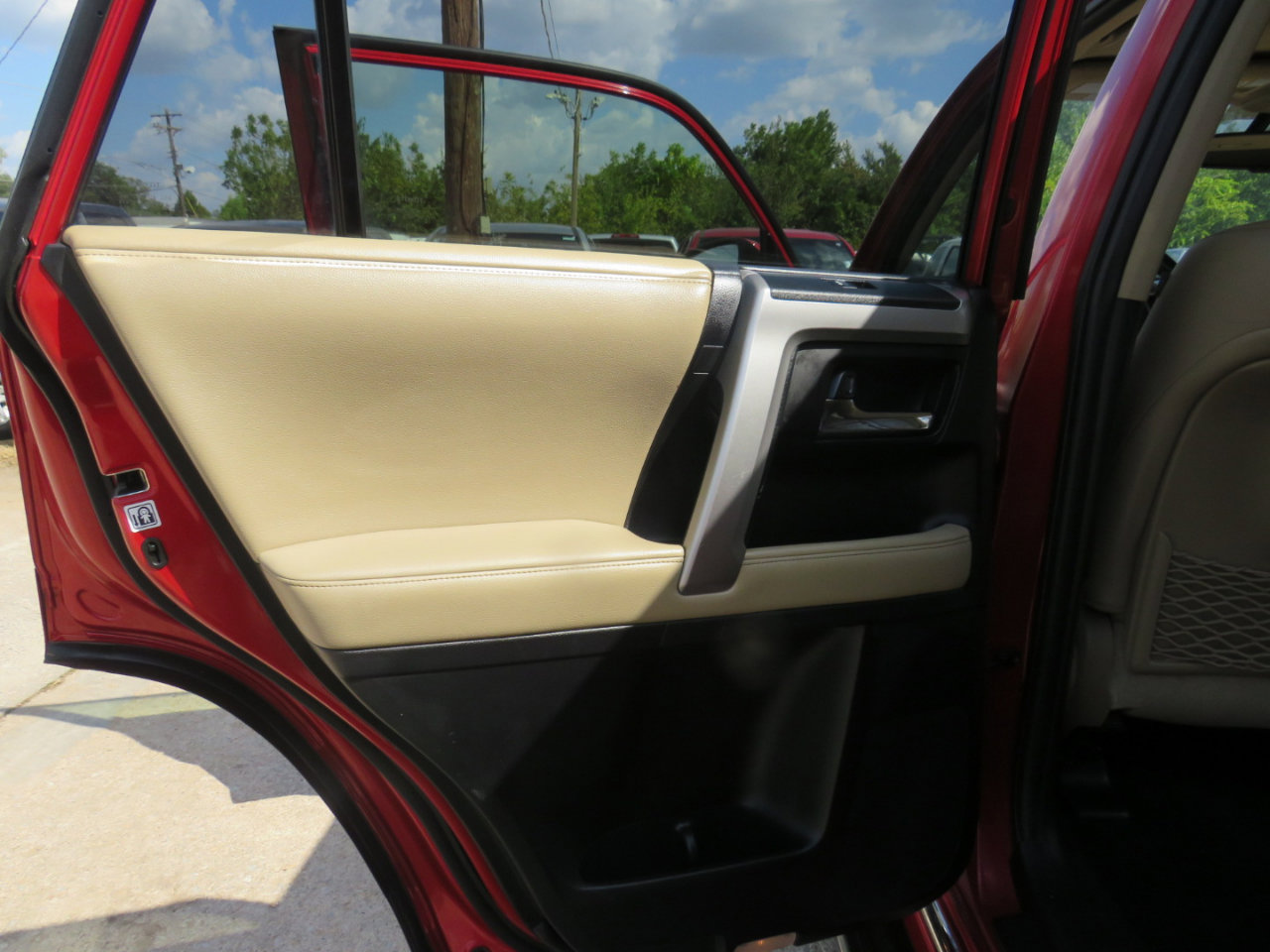 Used 2015 Toyota 4Runner Limited image 24