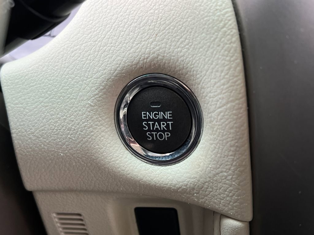 Used 2019 Lexus GX 460 Premium w/ Premium Package image 32