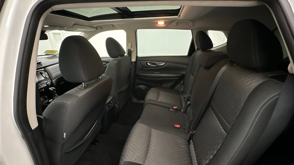 Certified 2020 Nissan Rogue SV w/ Sun & Sound Touring Package AWD/4WD image 10