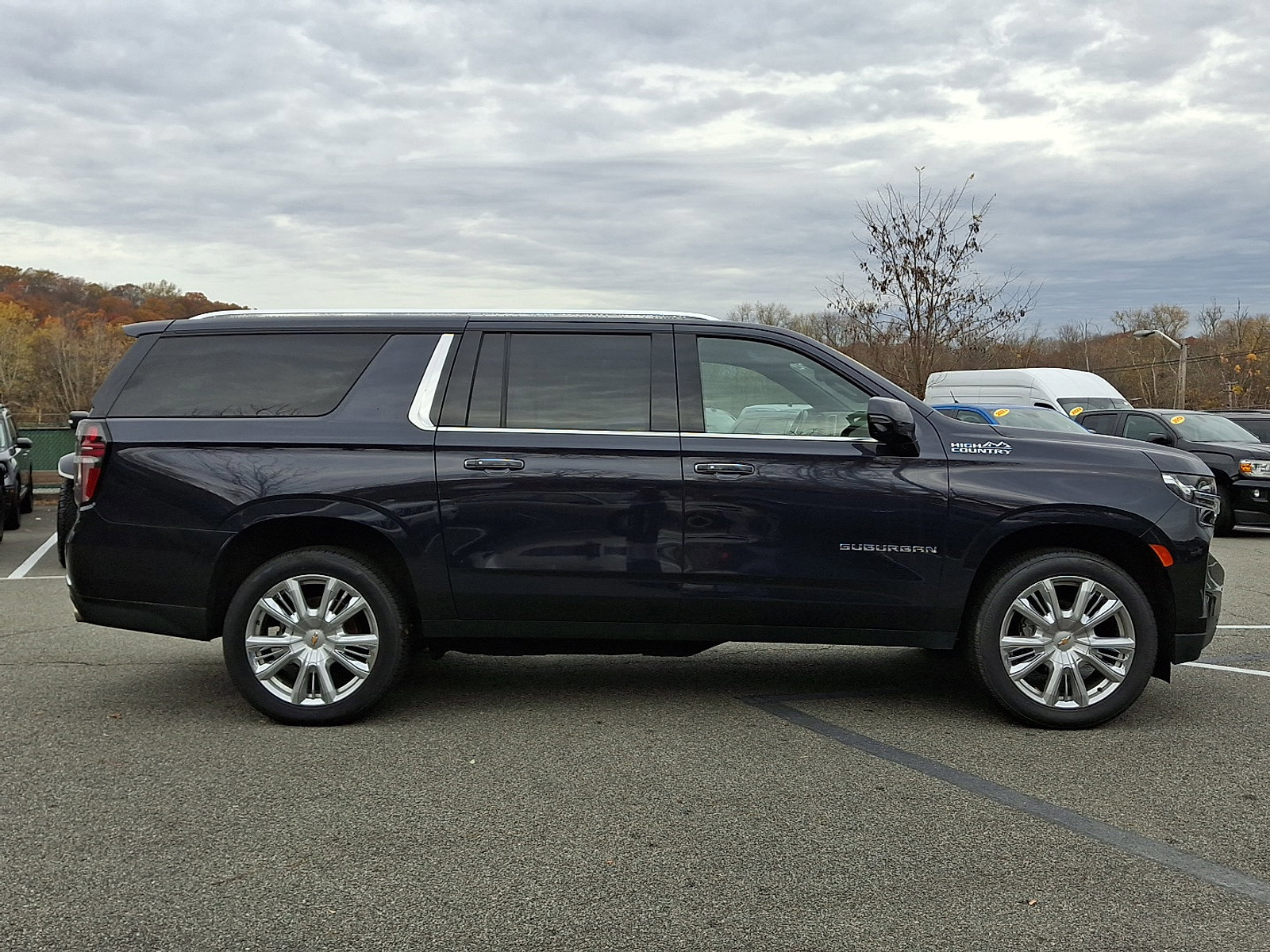 Used 2022 Chevrolet Suburban High Country image 12