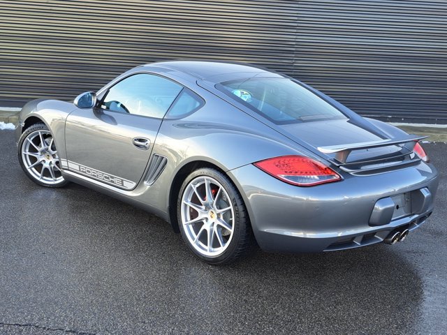Used 2012 Porsche Cayman R image 3