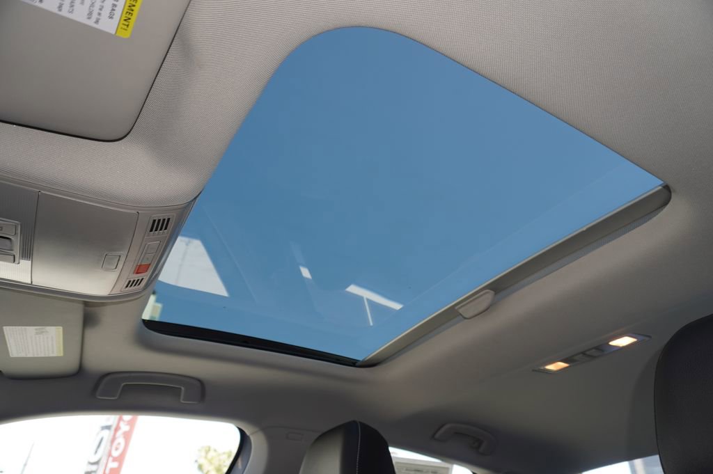 Used 2025 Volkswagen Jetta SE image 19