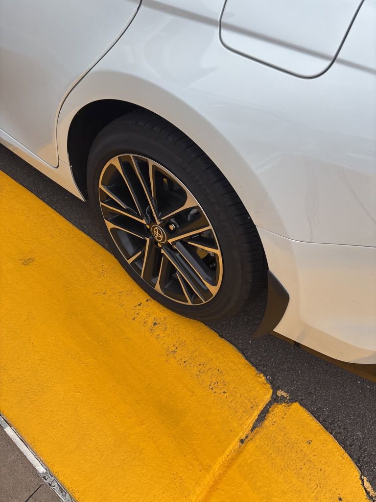 Used 2025 Toyota Camry XLE image 7