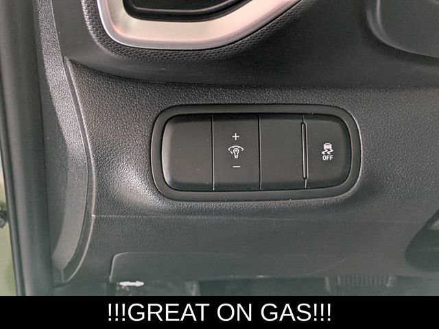 Used 2024 Hyundai Venue SEL image 14