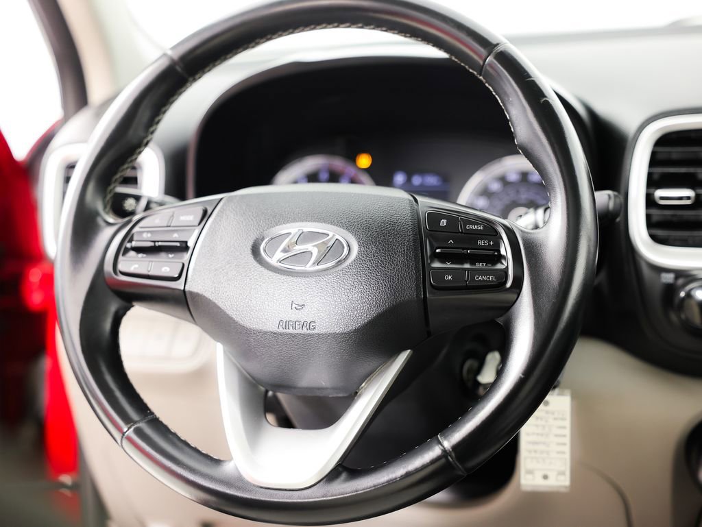 Used 2022 Hyundai Venue SEL image 20