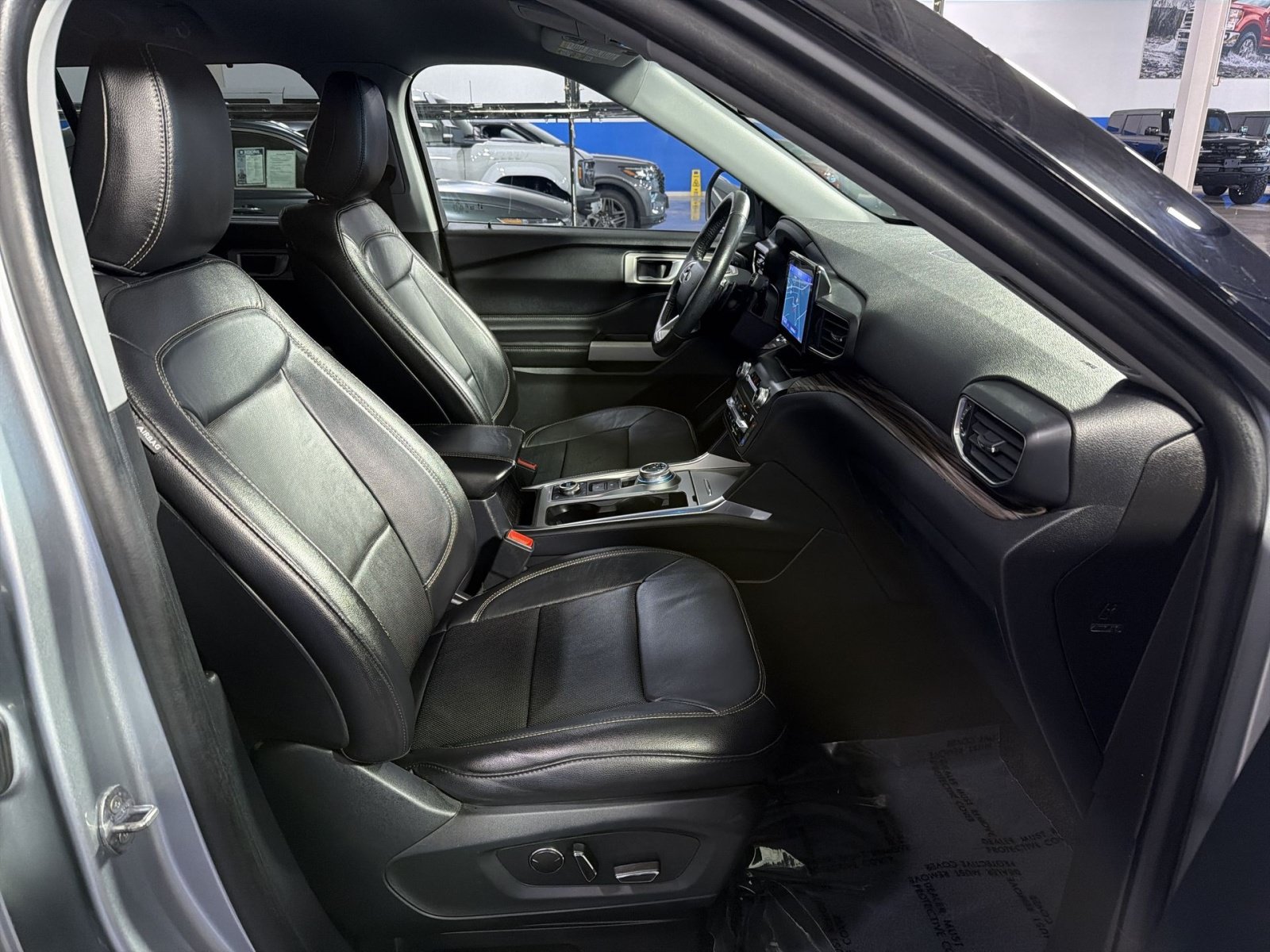 Used 2020 Ford Explorer Limited AWD/4WD image 24