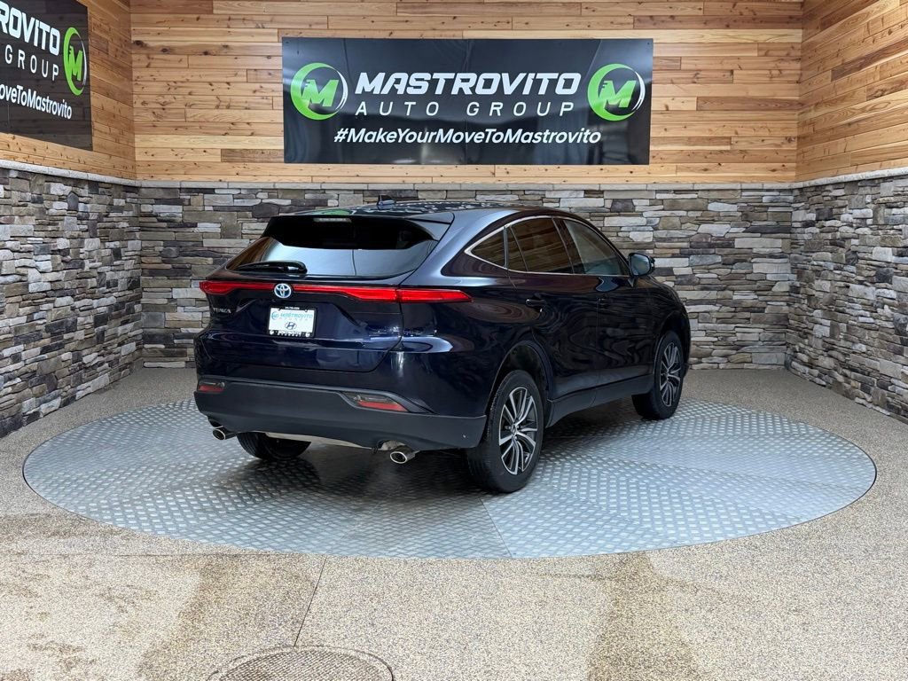 Used 2023 Toyota Venza LE image 9