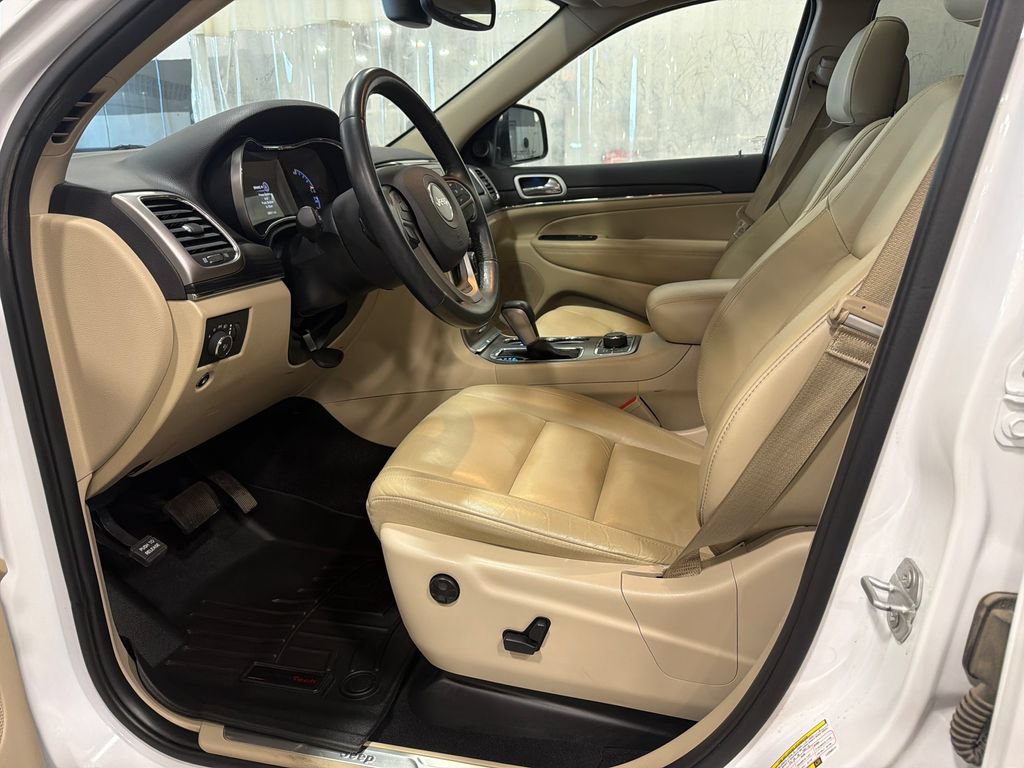 Used 2020 Jeep Grand Cherokee Limited AWD/4WD image 3