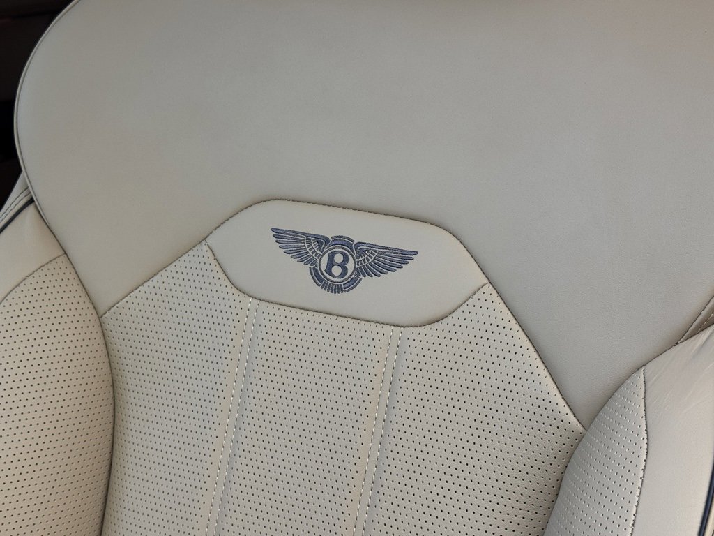 New 2024 Bentley Bentayga Plug-In Hybrid image 5