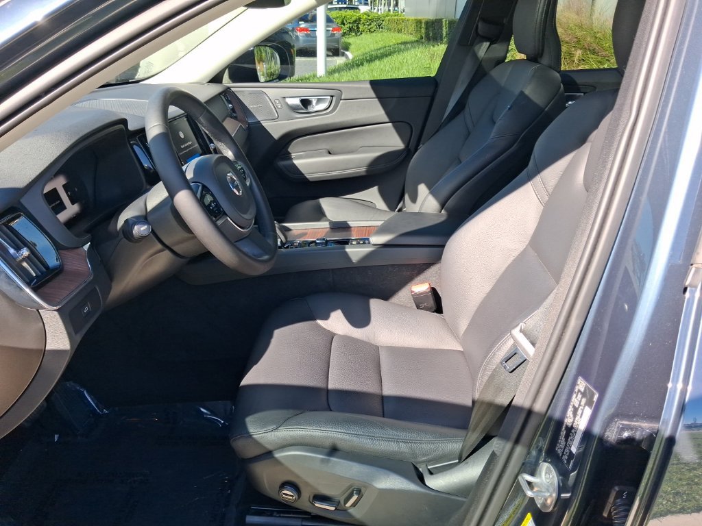 Certified 2024 Volvo XC60 B5 Plus w/ Protection Package Premier AWD/4WD image 14