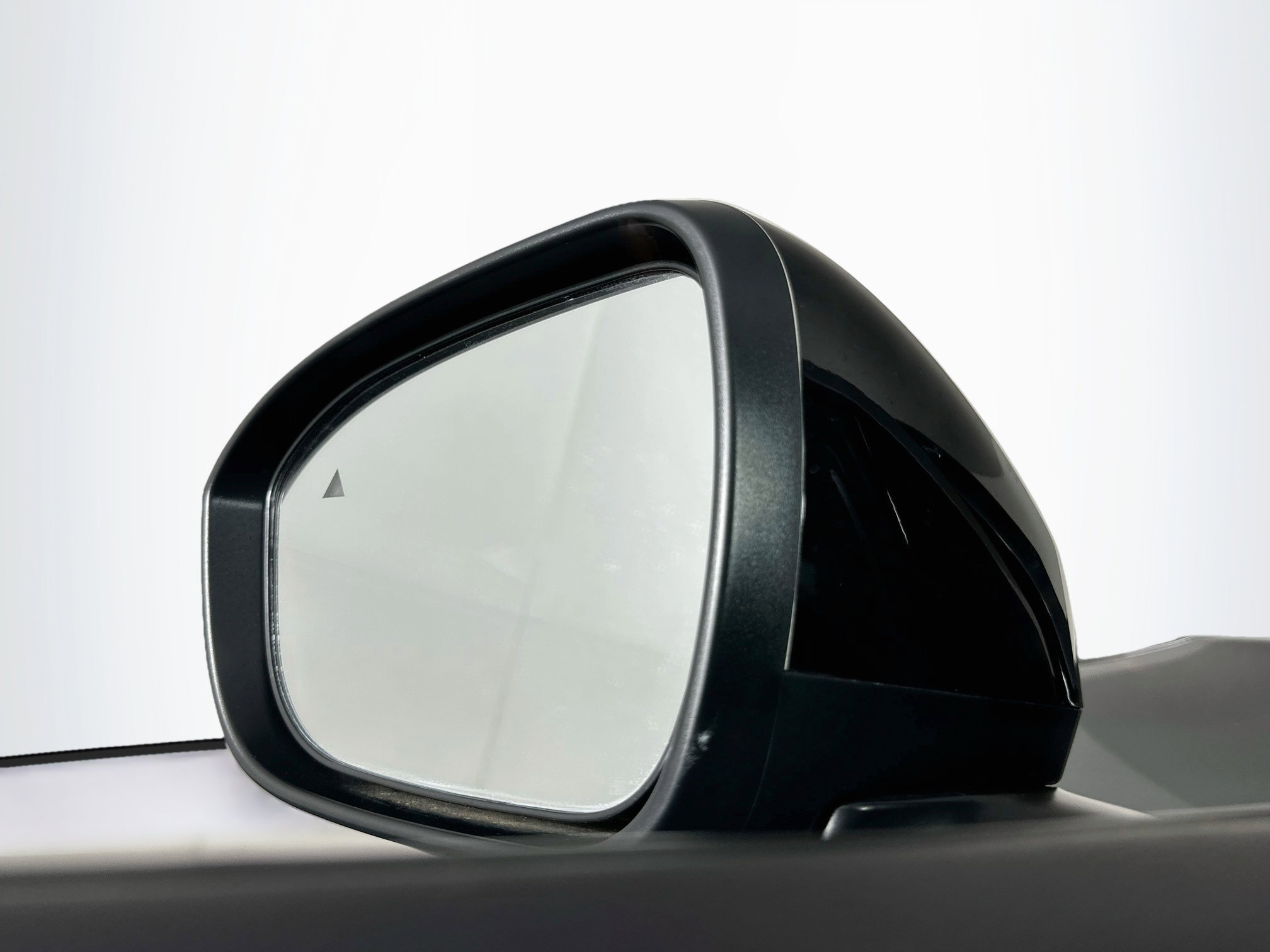 Used 2026 Nissan Kicks SR FWD image 16