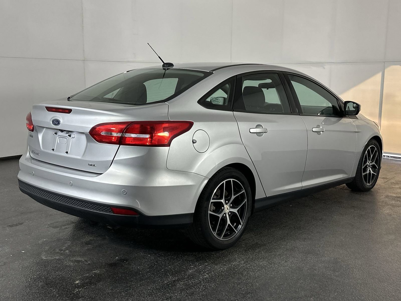 Used 2018 Ford Focus SEL w/ Cold Weather Package image 8