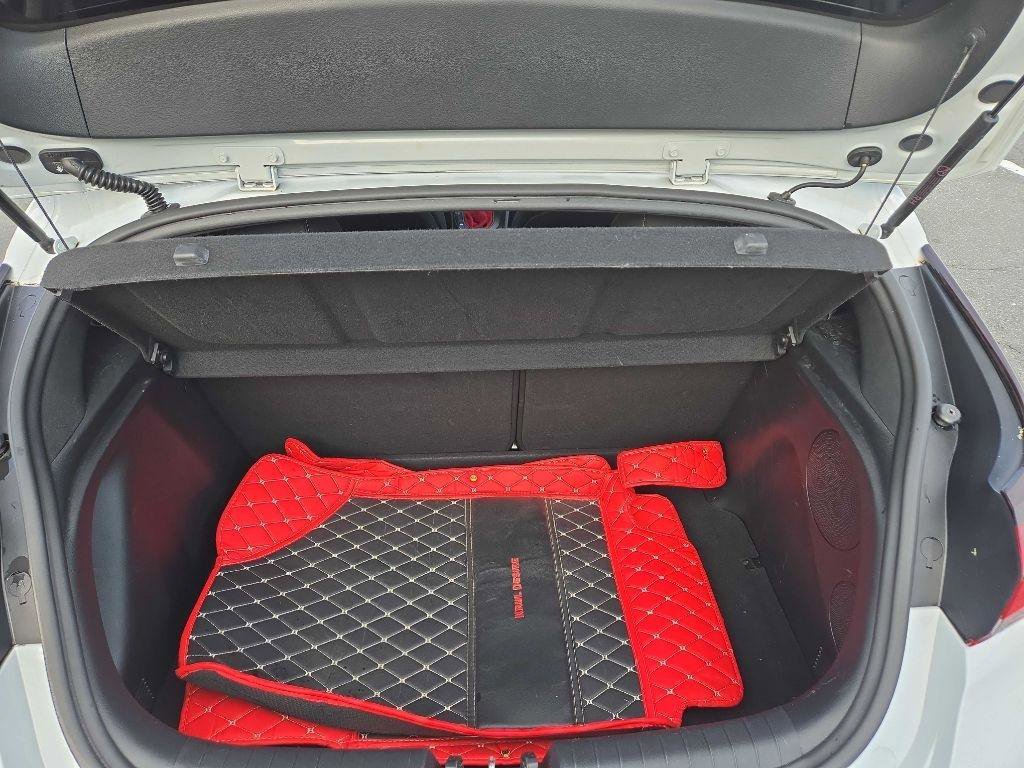 Used 2020 Hyundai Veloster Turbo R-Spec image 29