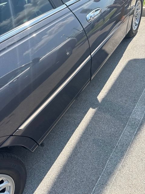 Used 1998 Lincoln Town Car Signature RWD image 21