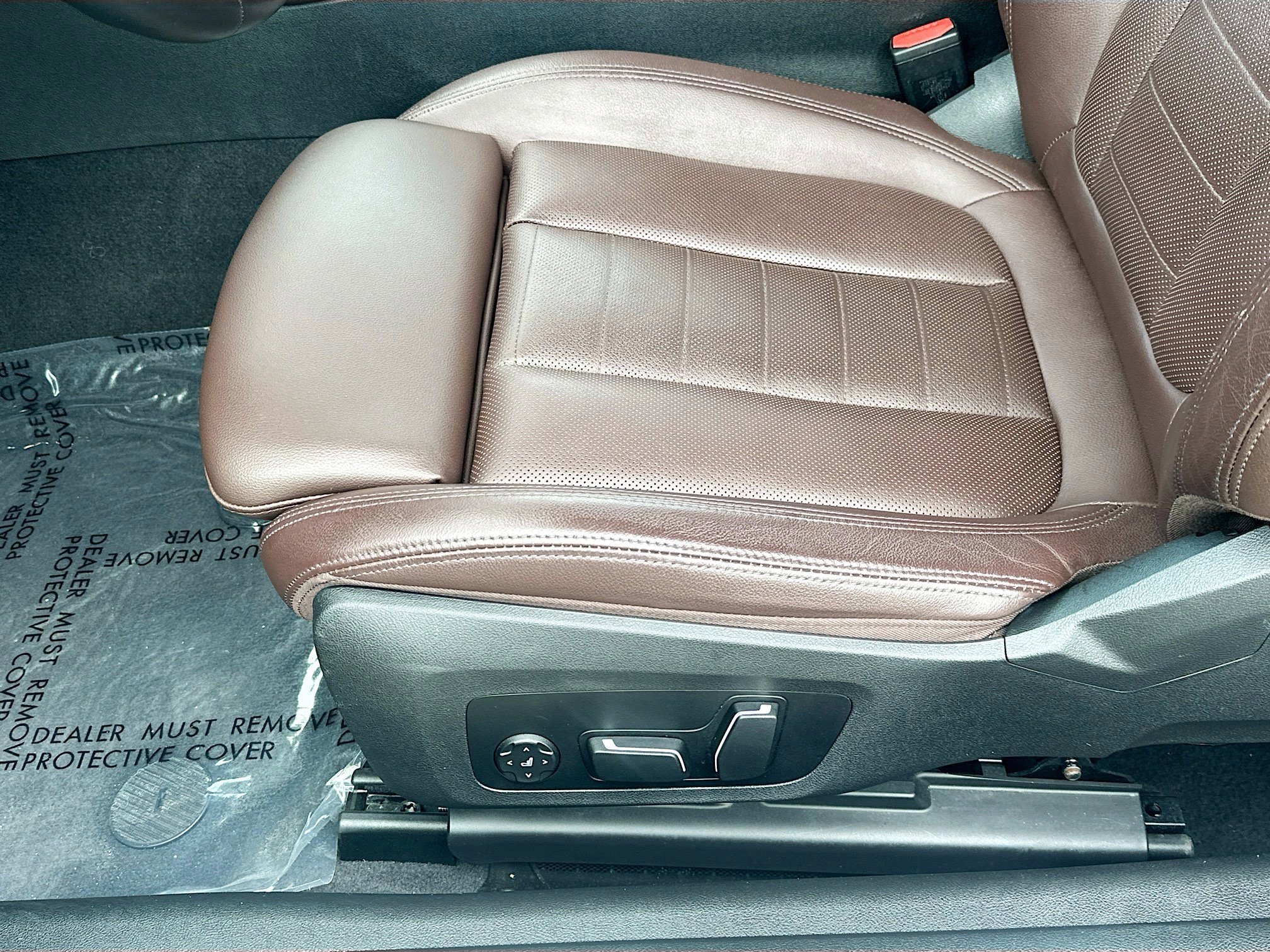 Used 2024 BMW M440i Convertible w/ Premium Package image 16