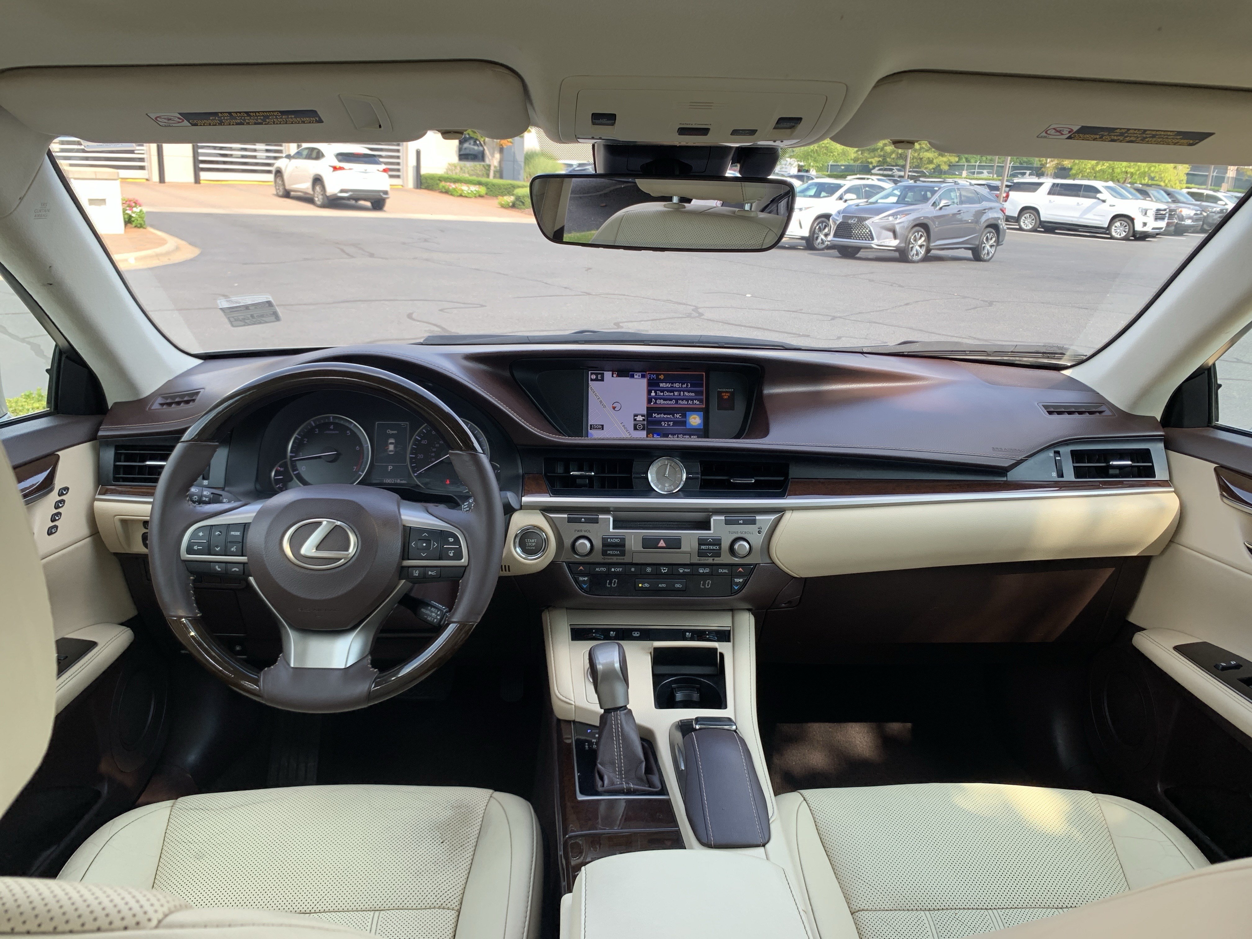 Used 2016 Lexus ES 350 w/ Luxury Package w/Wood Trim FWD image 30