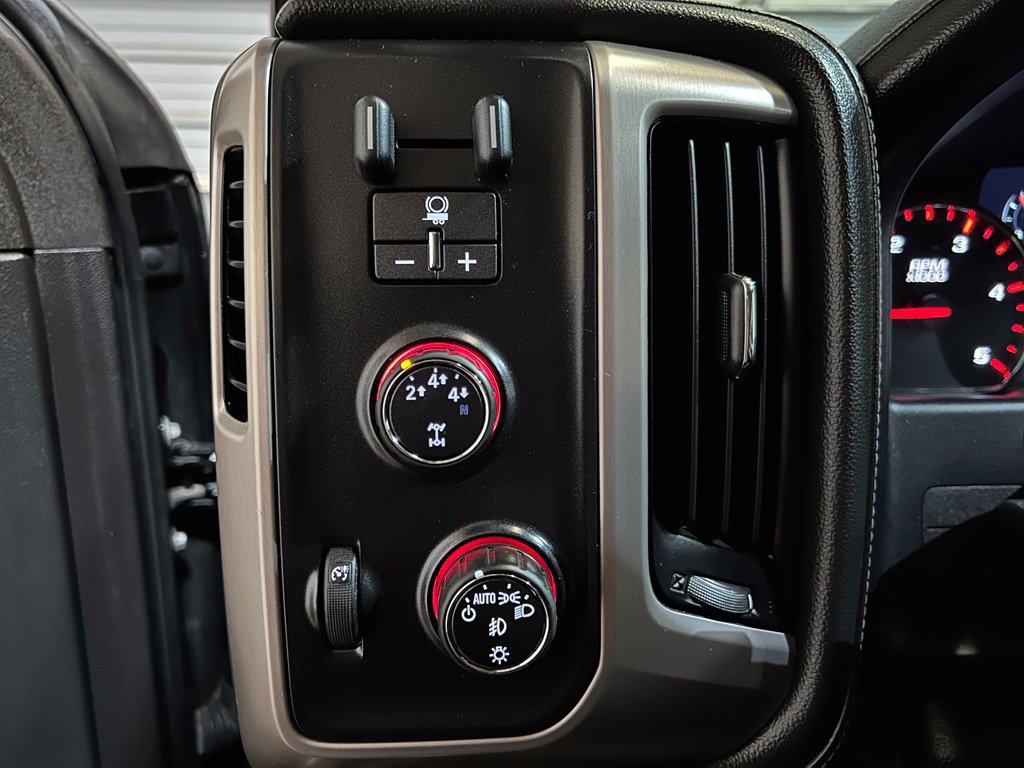 Used 2015 GMC Sierra 2500 Denali AWD/4WD image 21