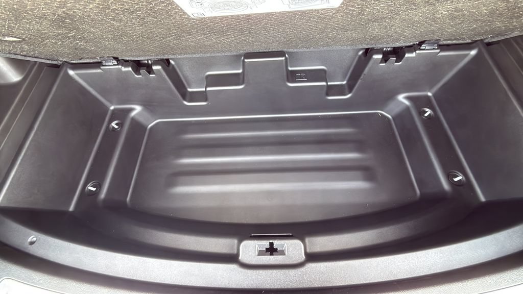 Used 2024 Buick Enclave Essence FWD image 11