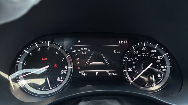 Used 2020 Toyota Highlander XLE AWD/4WD image 12