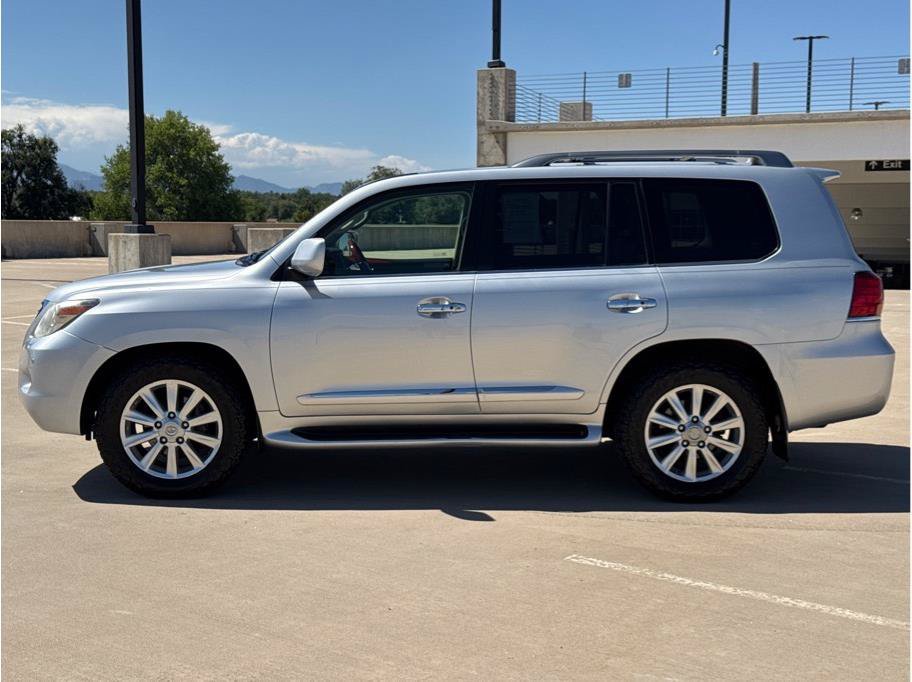 Used 2009 Lexus LX 570 4WD w/ Preferred Accessory Pkg image 4