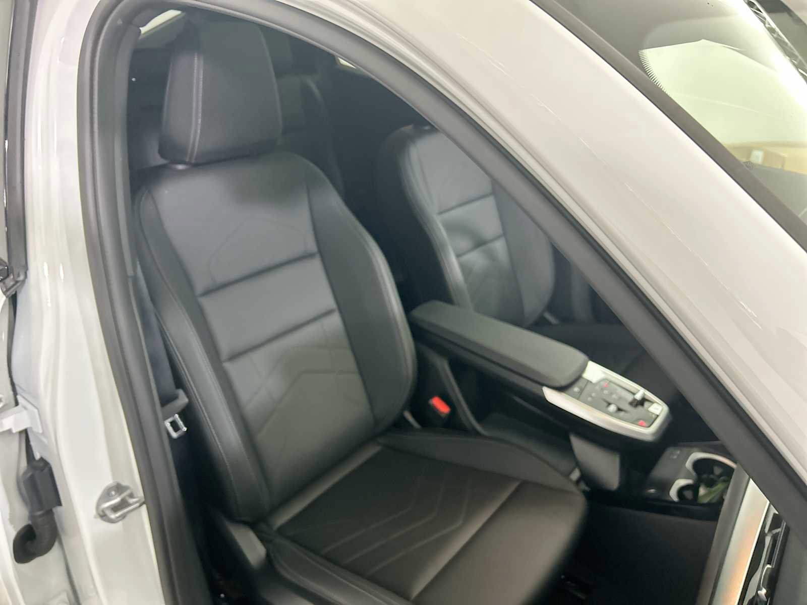 Used 2025 BMW X2 xDrive28i w/ Technology Package image 25