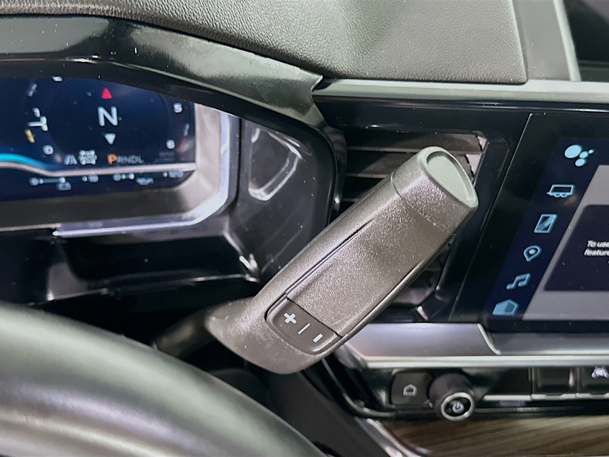 Used 2023 Chevrolet Silverado 1500 LT image 24