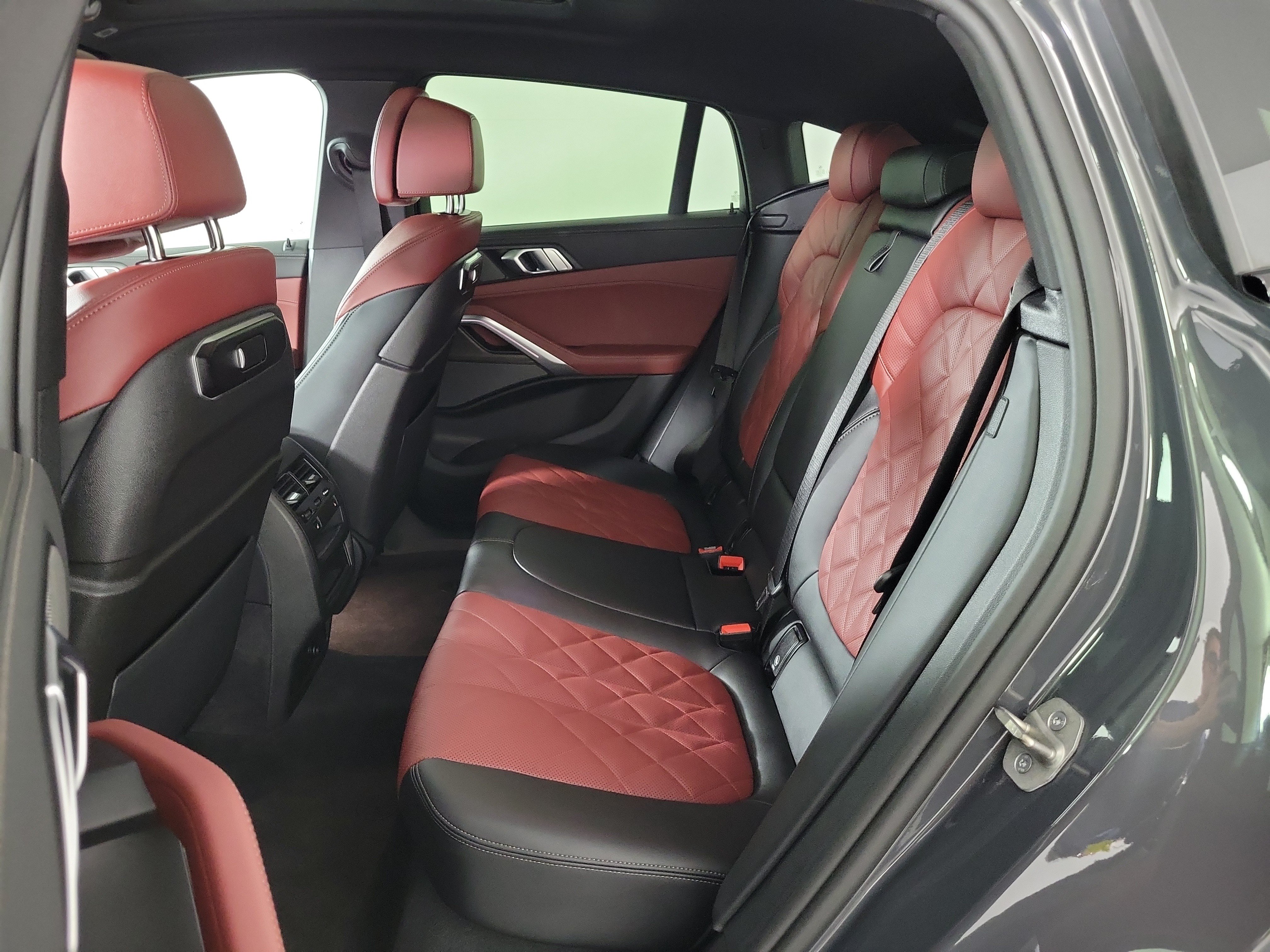 Certified 2025 BMW X6 M60i AWD/4WD image 10