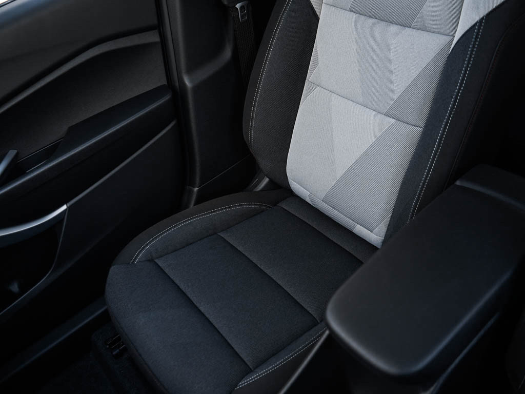 New 2026 Chevrolet Trax RS w/ Sunroof Package FWD image 24