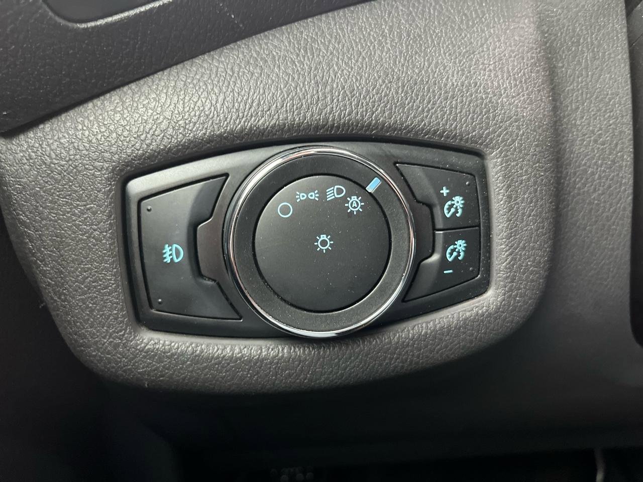 Used 2017 Ford Transit Connect XLT image 32