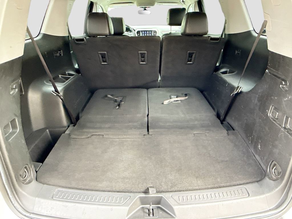 Used 2023 GMC Acadia SLT FWD image 28