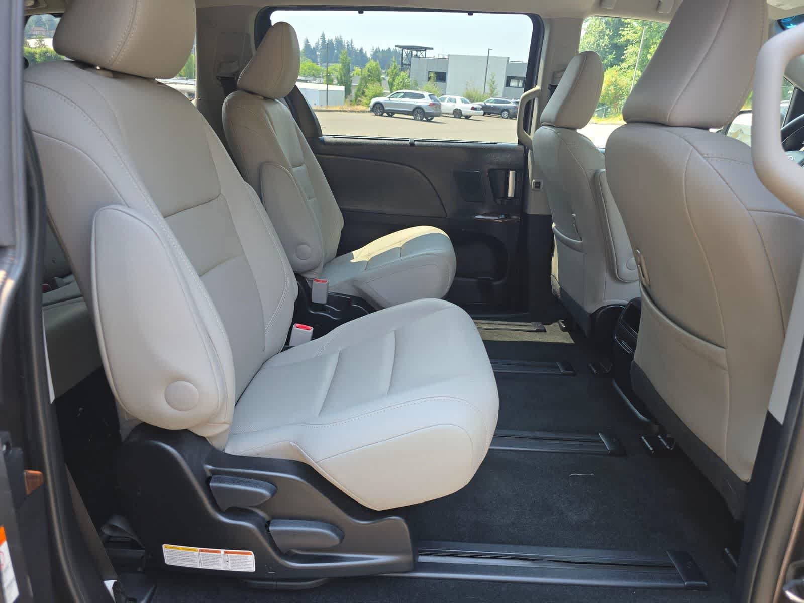 Used 2017 Toyota Sienna Limited AWD/4WD image 26