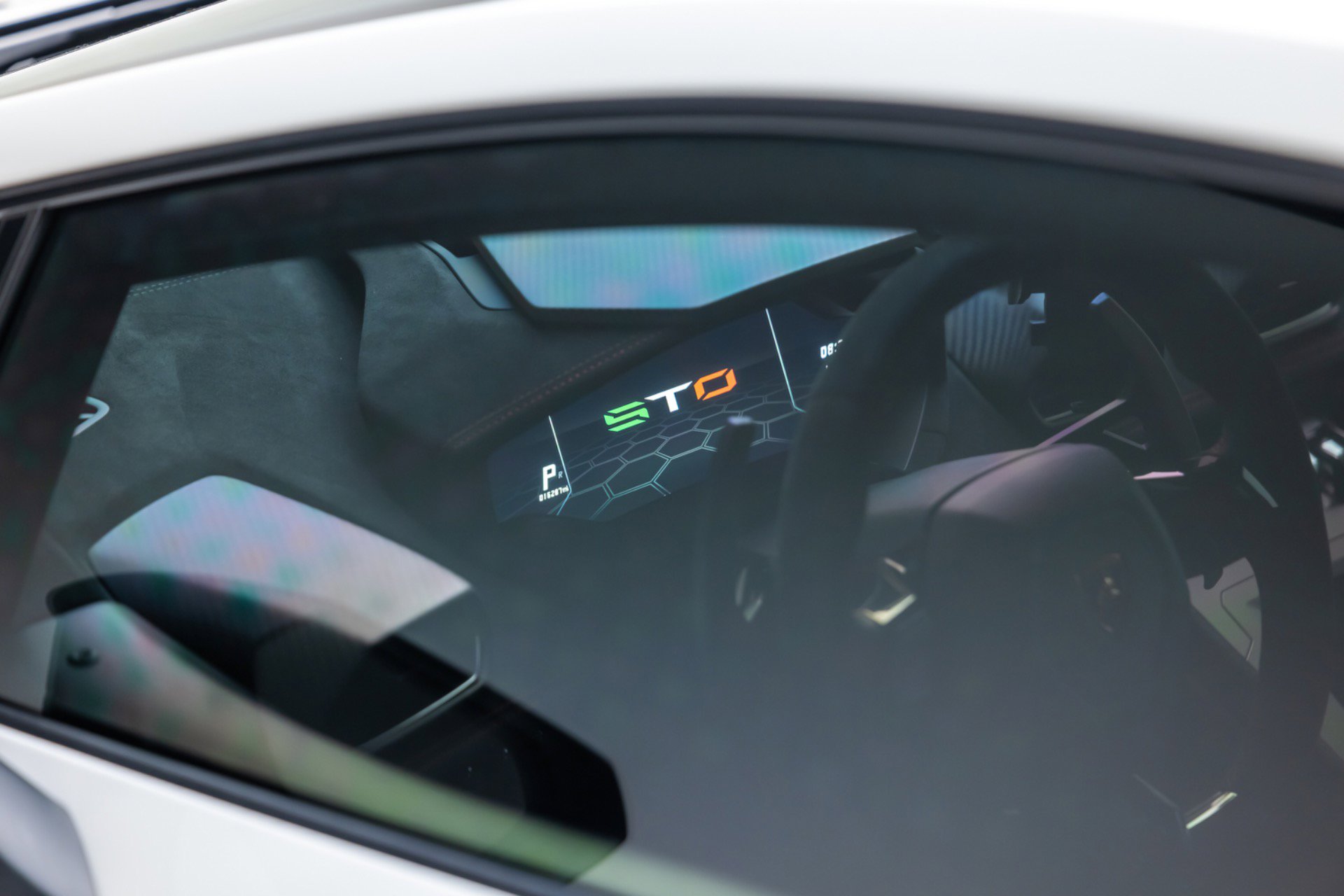 Used 2022 Lamborghini Huracan STO image 23