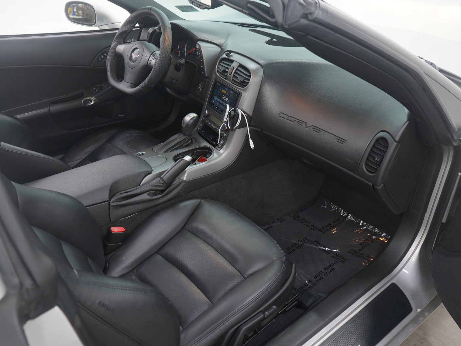 Used 2007 Chevrolet Corvette Coupe w/ Preferred Equipment Group RWD image 11
