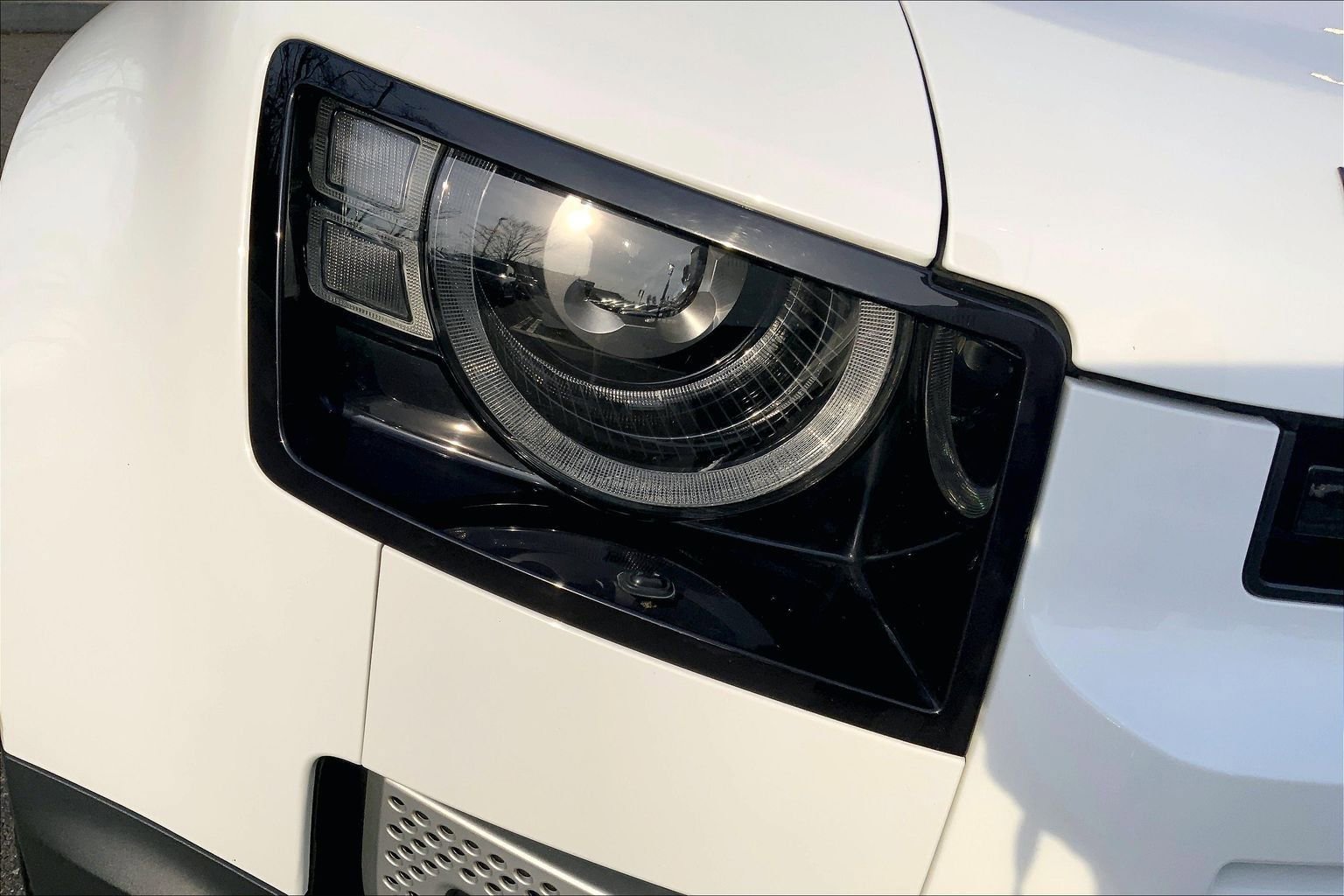 Used 2024 Land Rover Defender 130 S image 27