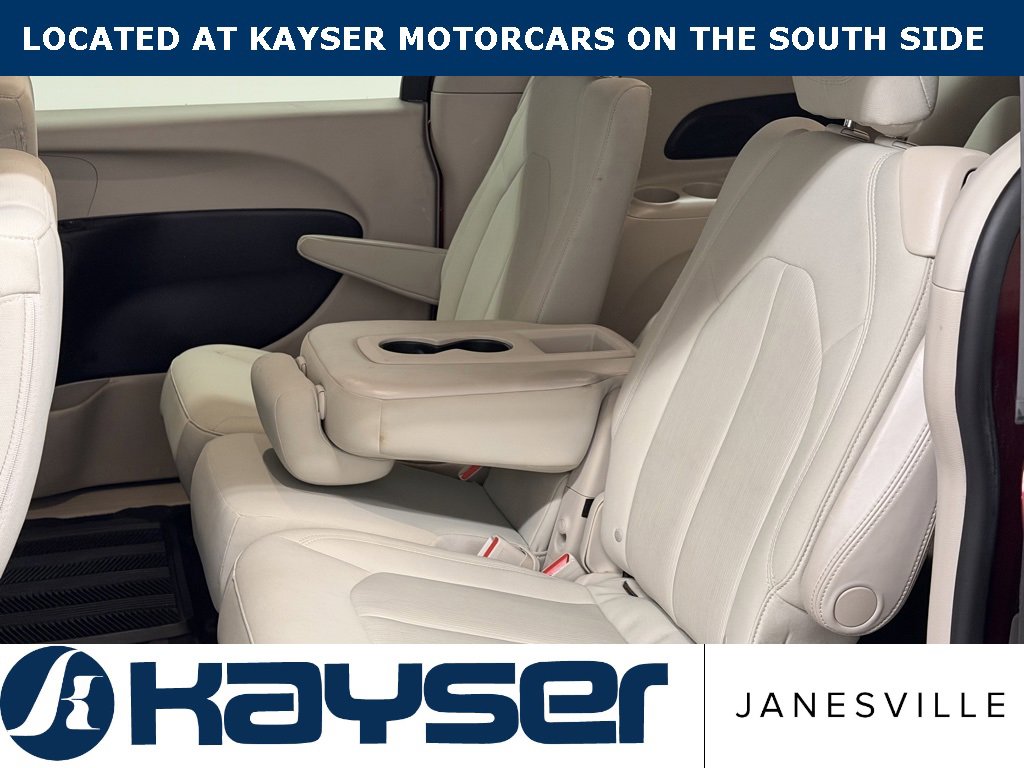 Used 2017 Chrysler Pacifica Touring image 20