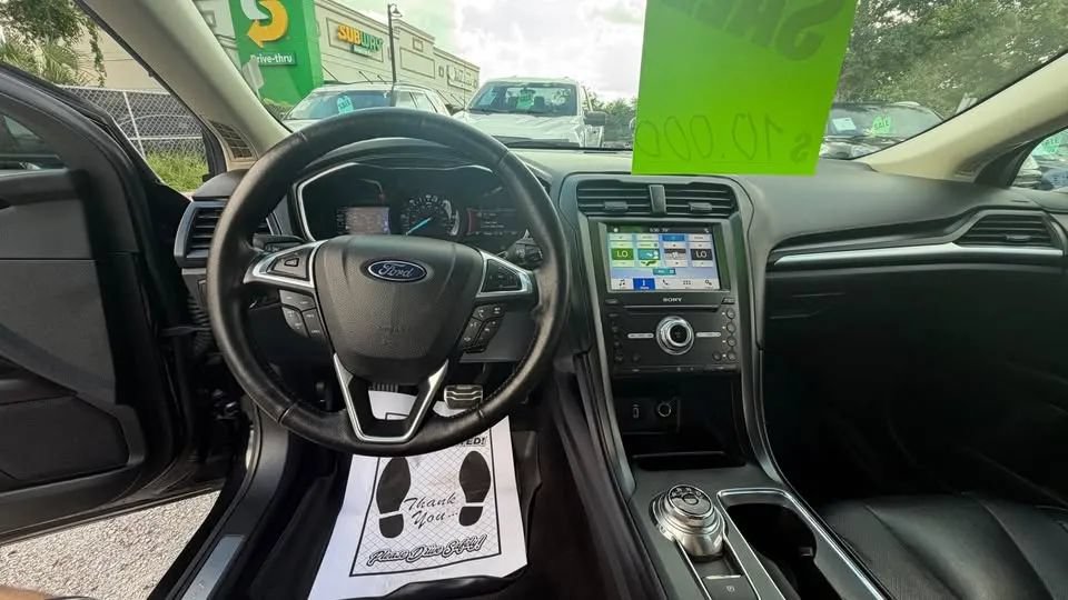 Used 2017 Ford Fusion Energi Titanium FWD image 5