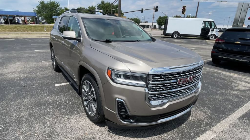 Used 2022 GMC Acadia Denali w/ Denali Ultimate Package AWD/4WD image 4