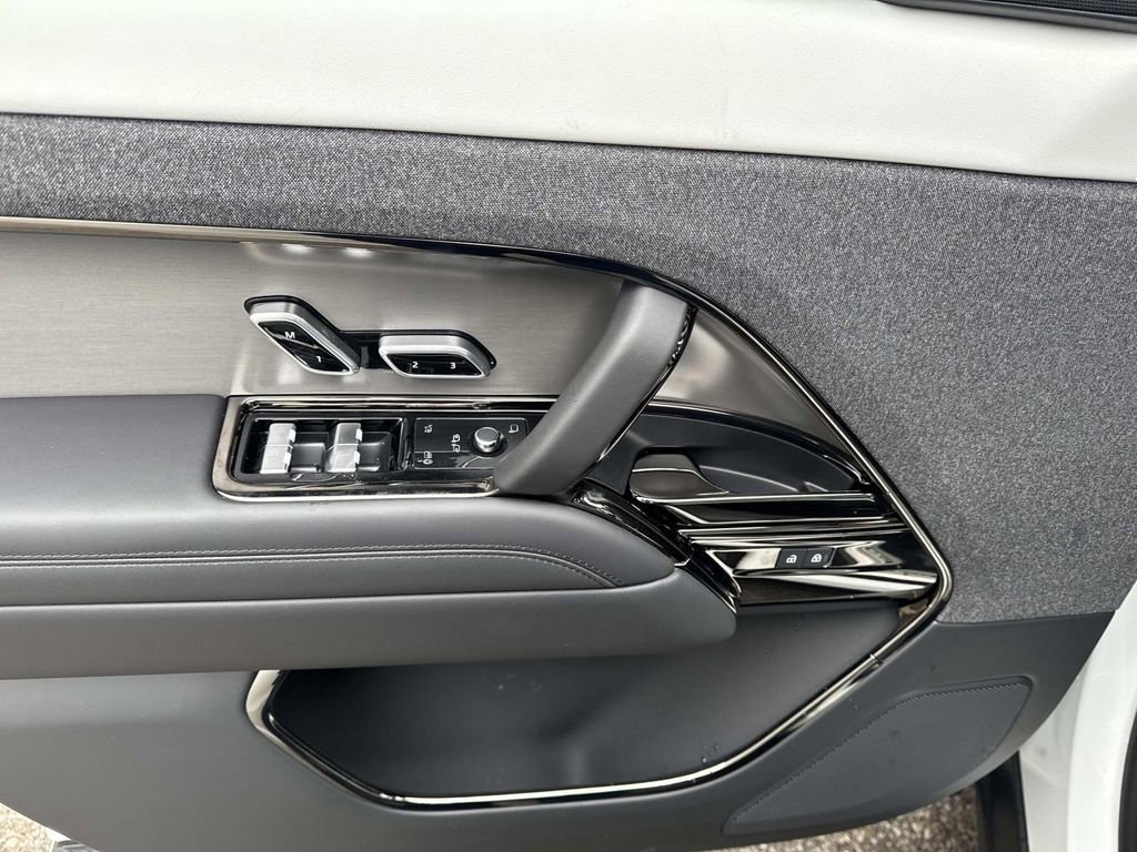 New 2026 Land Rover Range Rover Sport Dynamic SE image 17