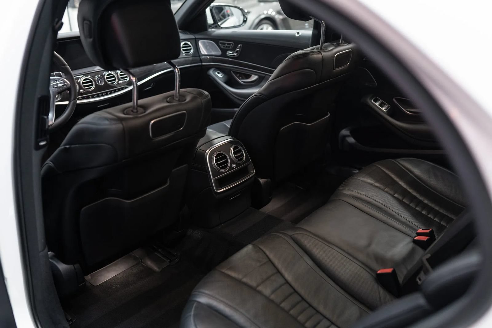 Used 2019 Mercedes-Benz S 560 Sedan image 34