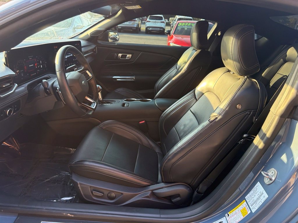 Used 2025 Ford Mustang GT Premium RWD image 13