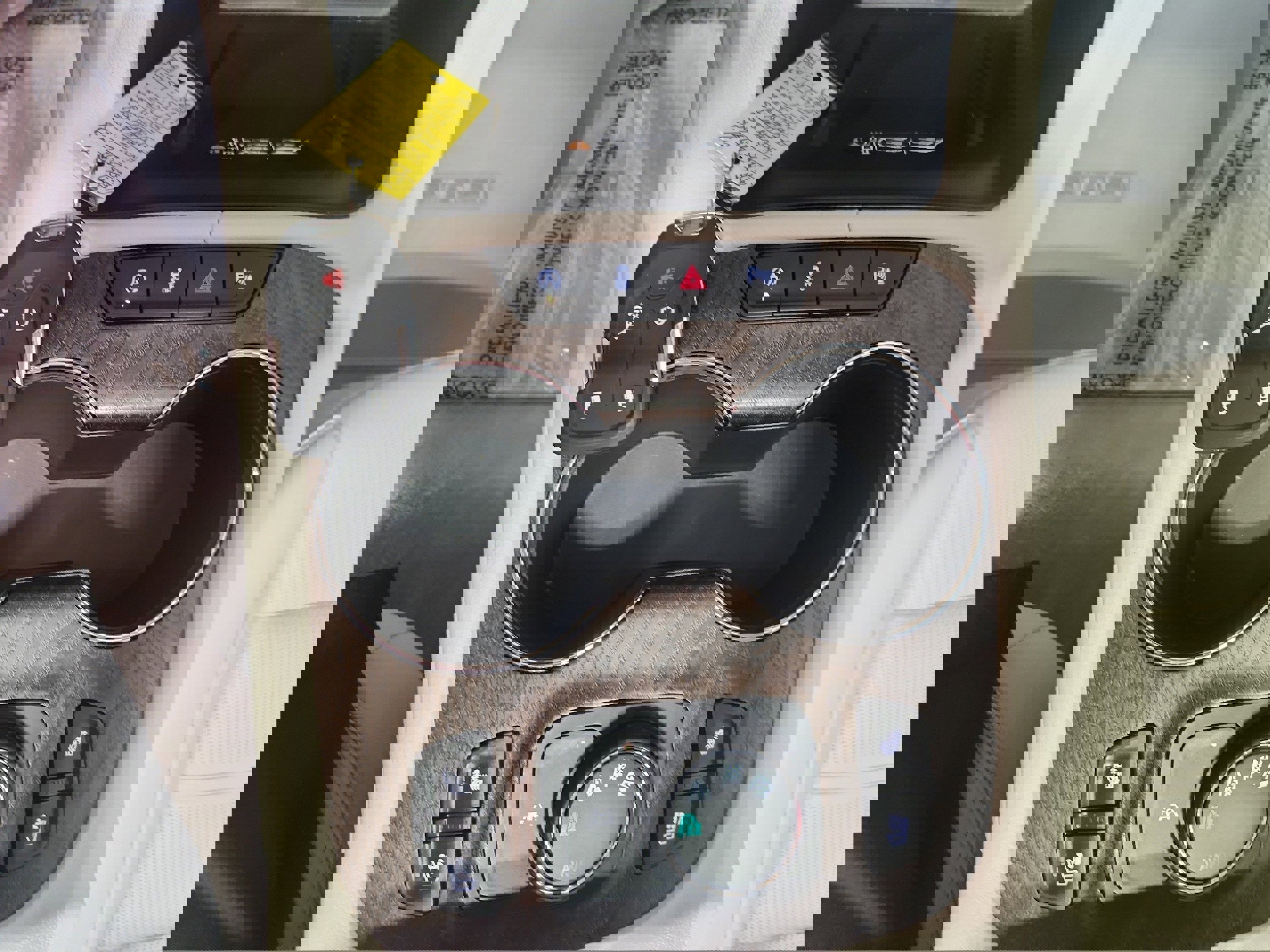 Used 2023 GMC Acadia Denali w/ Denali Technology Package image 17