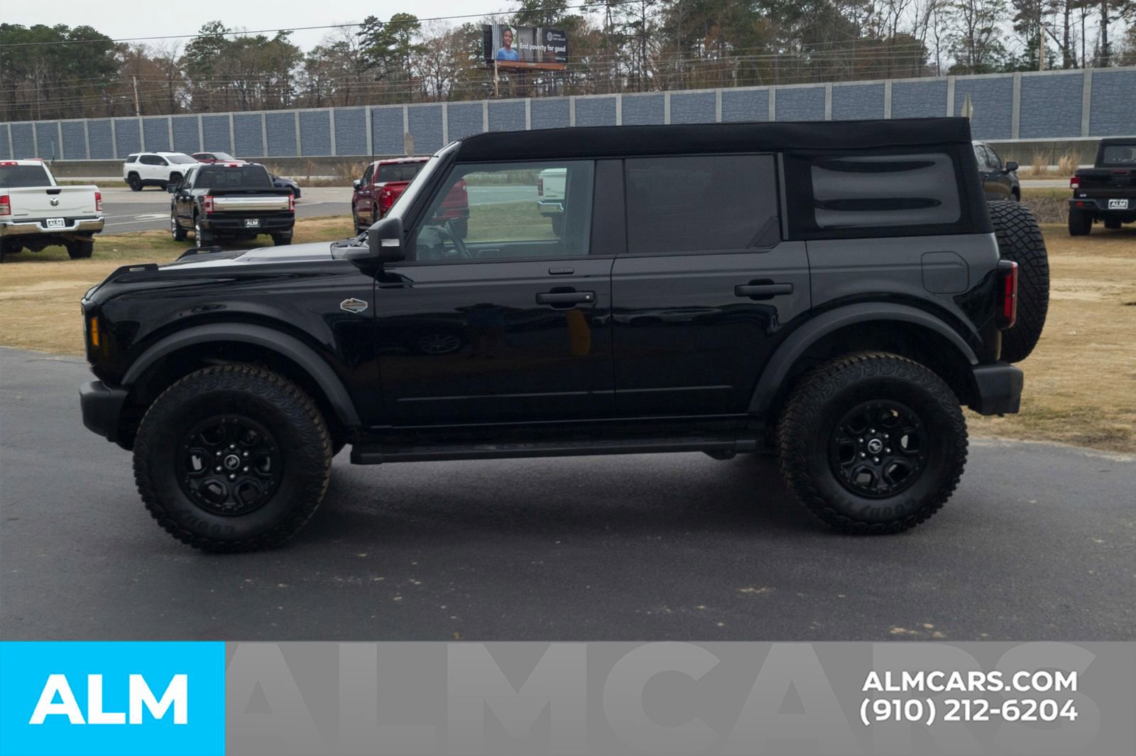 Used 2023 Ford Bronco Wildtrak image 11