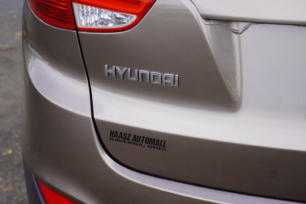 Used 2010 Hyundai Tucson GLS FWD image 7